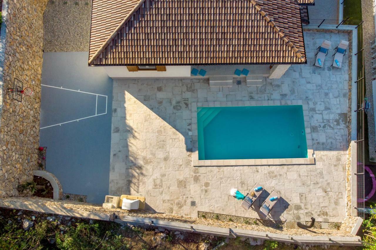 Niki Apartma